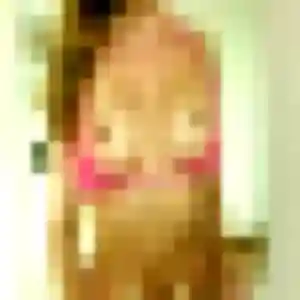 Photo de Pascale à Cappelle-Brouck (45 ans) - rencontre cougar anonyme