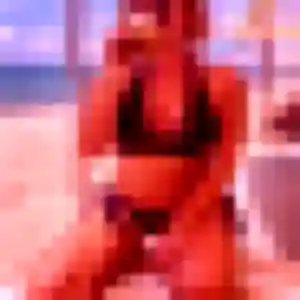 Suzanne, 35 ans, en ligne à Dauphin pour une rencontre coquine