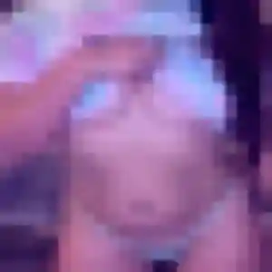 Photo de Caroline à Écuisses (48 ans) - rencontre cougar anonyme