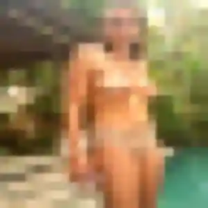 Joelle, femme de 35 ans propose rencontre cougar à Givry