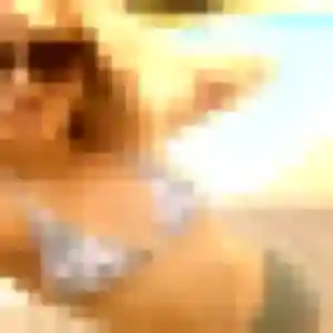 Photo de Huguette à Luzy (44 ans) - rencontre cougar discret