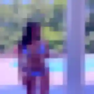 Photo exclusive de Micheline, 50 ans à Neuvy - plan discret