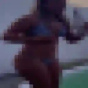 Laetitia, femme de 46 ans cherche rencontre cougar à Pujaut