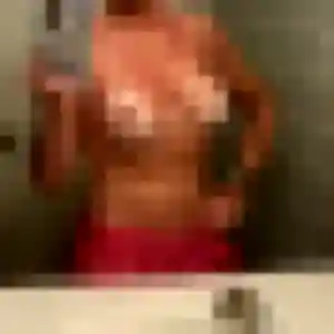 Photo de Suzanne à Sacy-le-Petit (39 ans) - rencontre cougar discret