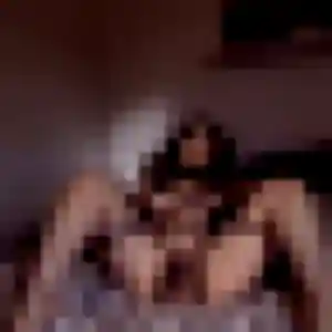 Emmanuelle, 36 ans, connectée à Saint-Germainmont pour un rencontre cougar