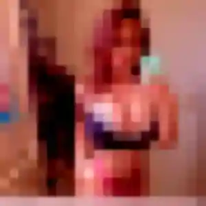 Contacte Delphine, 42 ans à Saint-Martin-d'Abbat gratuitement