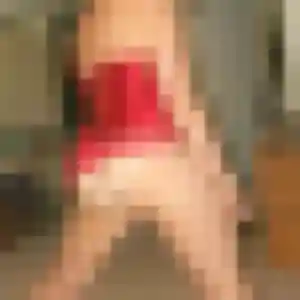 Laurence, 36 ans, en ligne à Saint-Ouen-les-Vignes pour un rencontre cougar