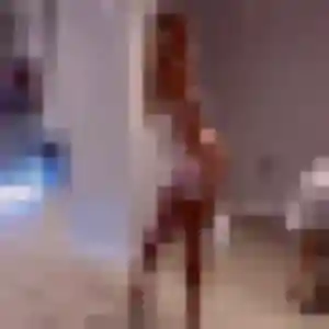 Emmanuelle, 41 ans, en ligne à Serqueux pour une rencontre coquine