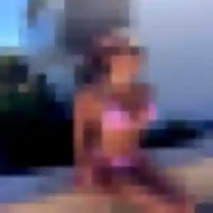 Virginie, 38 ans, disponible à Uriménil pour un rencontre cougar