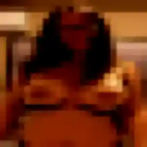 Photo de Virginie à Valbonne (36 ans) - rencontre cougar anonyme