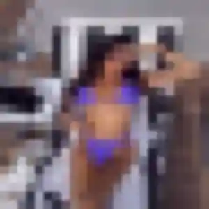 Laetitia, 46 ans, connectée à Villeneuve-de-Rivière pour une rencontre coquine